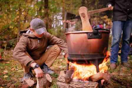 Open fire apple butter making